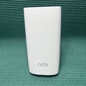 Netgear Orbi RBW30 AC2200 Tri‑Band WiFi Wall Plug In Satellite Extender